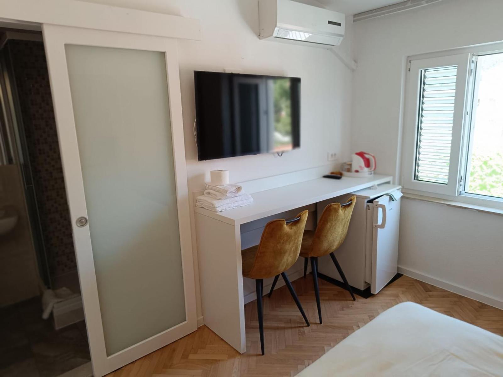Diana Rooms And Apartments Starigrad Paklenica Cameră foto