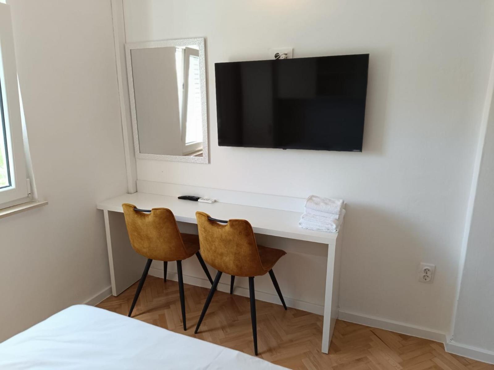 Diana Rooms And Apartments Starigrad Paklenica Cameră foto