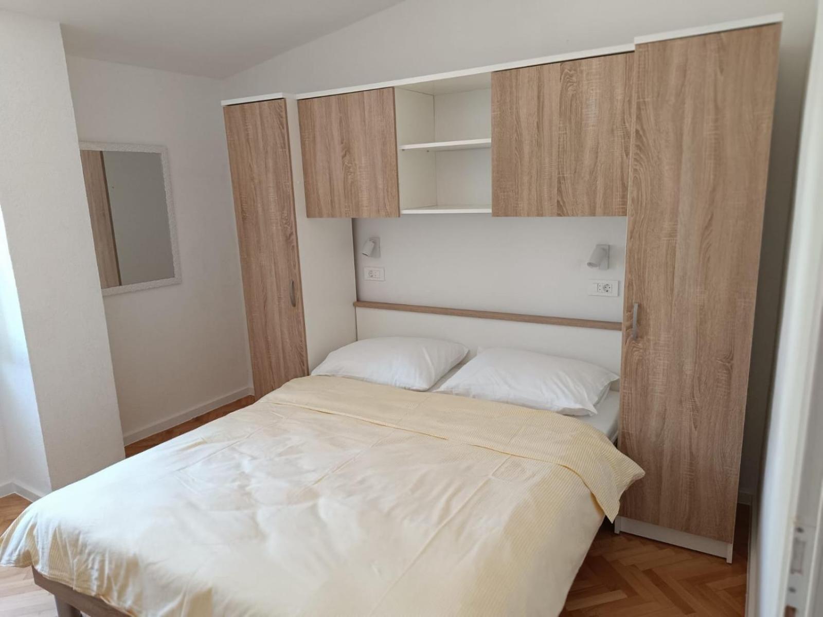 Diana Rooms And Apartments Starigrad Paklenica Cameră foto
