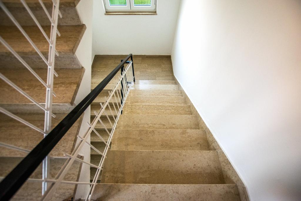 Diana Rooms And Apartments Starigrad Paklenica Exterior foto