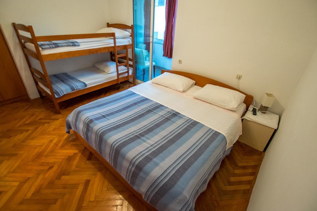Diana Rooms And Apartments Starigrad Paklenica Exterior foto