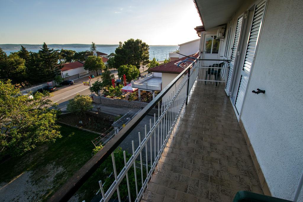 Diana Rooms And Apartments Starigrad Paklenica Exterior foto